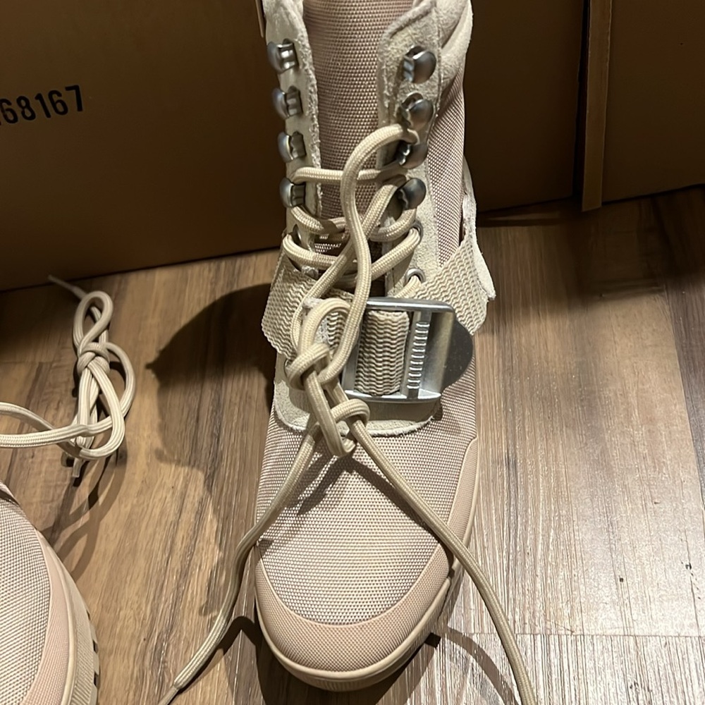 Stylish Women's Beige Ankle Boots